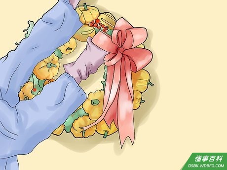Step 6 挂好花环。