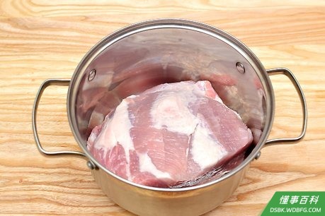 Step 3 把肉在一个大的，密封的塑料袋里。