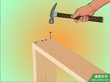 Step 4 将支架嵌入相框。