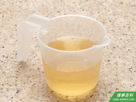 Step 2 选择一种酸性物质放入奶酪火锅中。