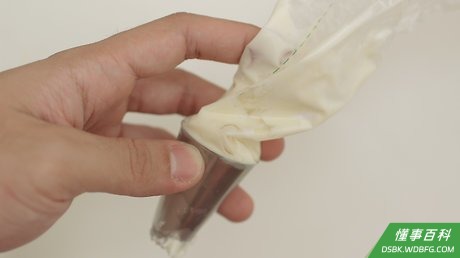 Step 16 制作糖霜。