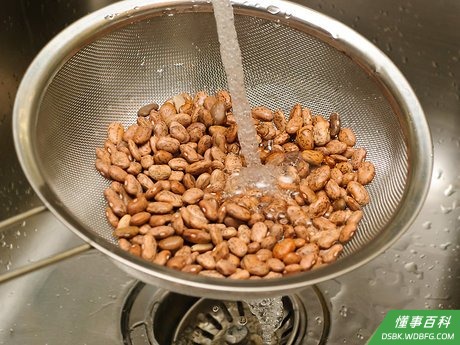 Step 1 清洗和整理的斑豆。