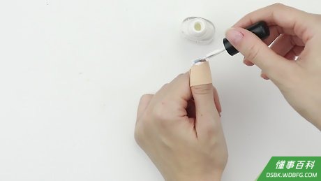 Step 2 用高跟鞋贴。