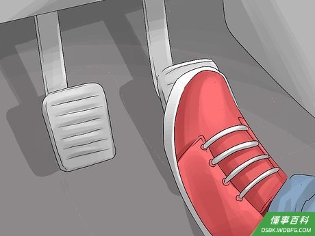 Step 8 轻踩油门。