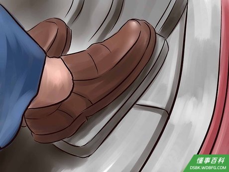 Step 4 驶入停车位。